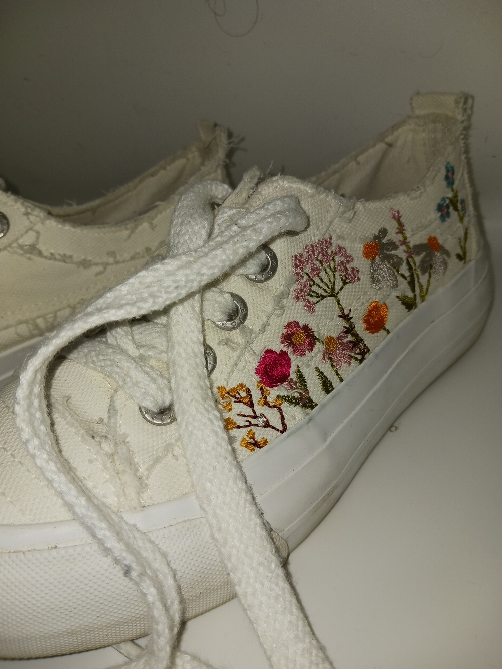 Cream Canvas Lace-Up Sneaker with Multicolor Floral Embroidery